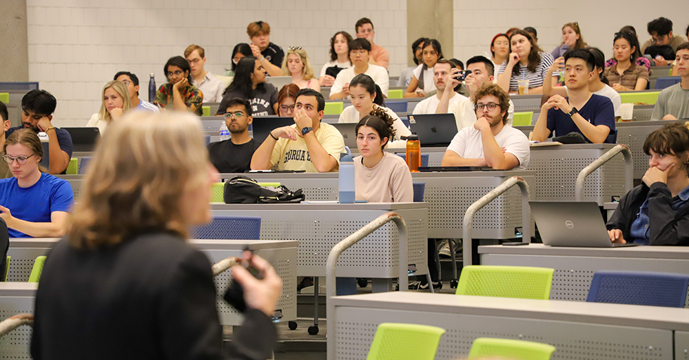 Bonnie Ferri speaking at Graduate Institute Orientation (GradIO)